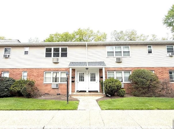 4 Lakeview, Leonia, NJ 07605