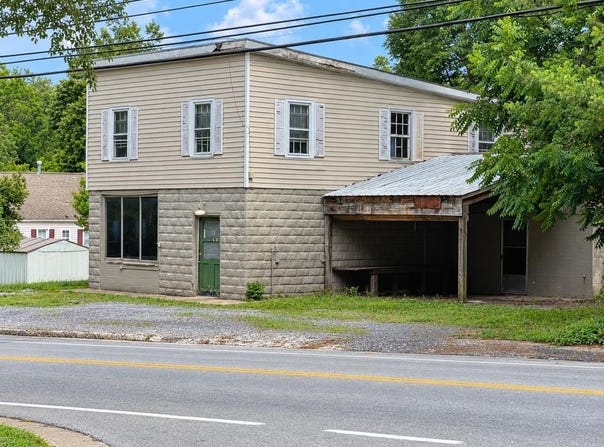 1432 LYNDHURST RD, WAYNESBORO, VA 22980