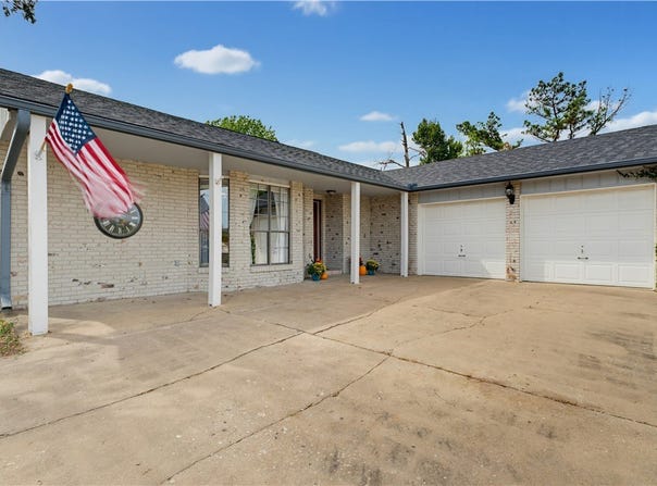 712 S Riviera Drive, Rogers, AR 72758