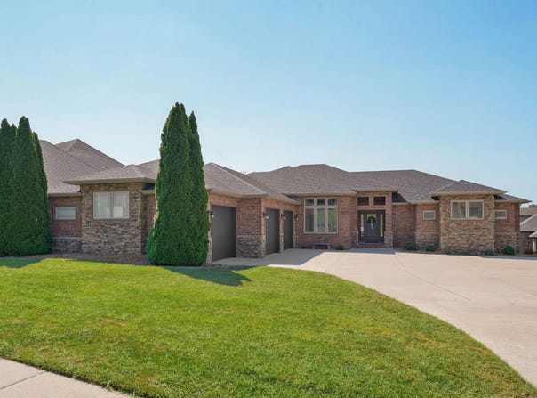 3820 E Rosebrier Street, Springfield, MO 65809