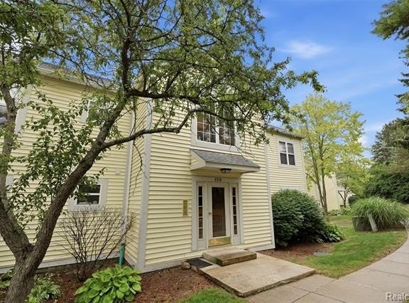 2215 S Huron Parkway, Ann Arbor, MI 48104