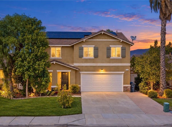 702 Gloriosa Avenue, Perris, CA 92571
