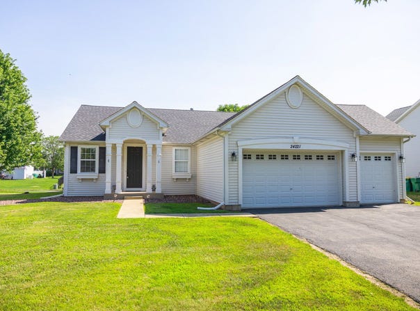 24221 Cedar Creek Lane, Plainfield, IL 60586