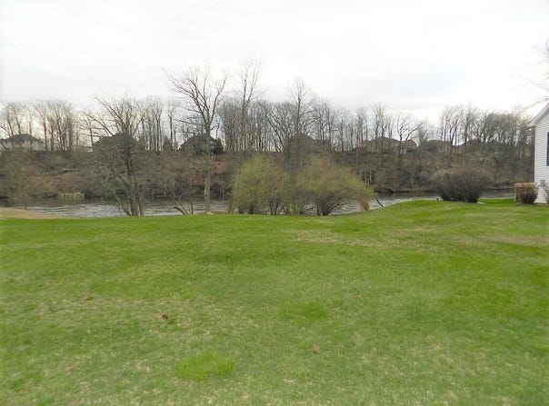 574 Swan River Drive, Benton Harbor, MI 49022