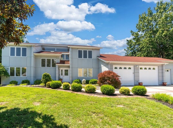 3201 Foxberry Circle, Carbondale, IL 62901