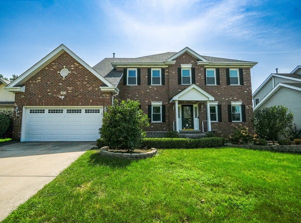 17 Chapel Hill Court, Westmont, IL 60559