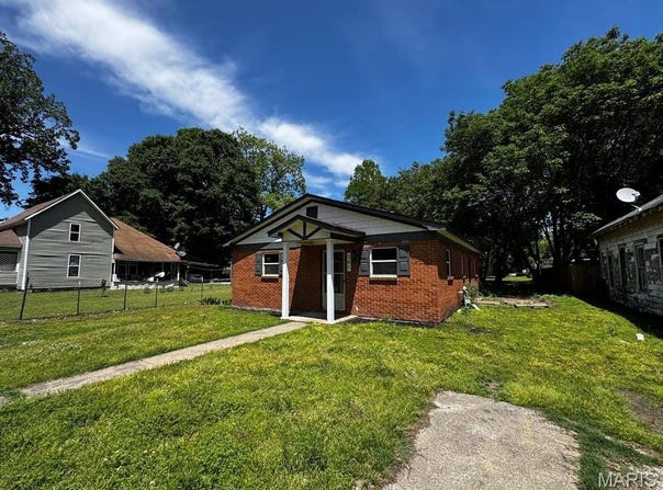 205 E 9th Street, Caruthersville, MO 63830