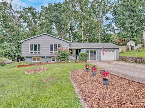 4024 Chaparral Dr, Roanoke, VA 24018