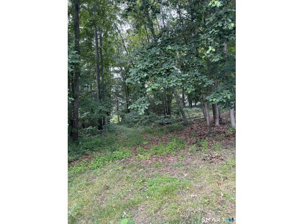 29 Skyline Drive, Groton, CT 06340