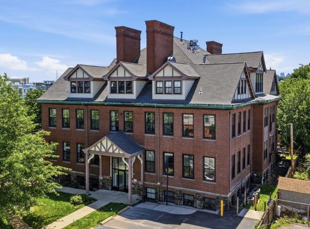 220 Spencer Ave, Chelsea, MA 02150