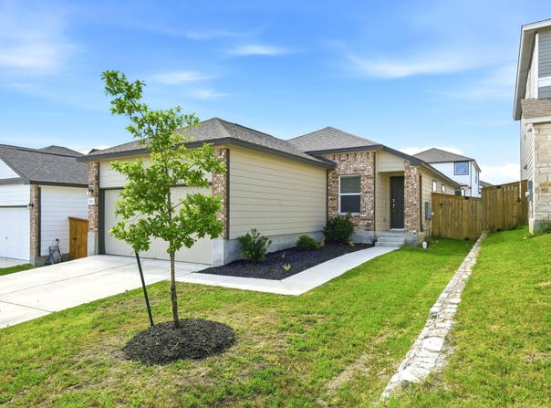 220 Lucky Texan Rd, Jarrell, TX 76537