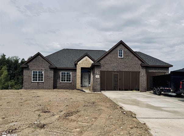 8088 Peninsula Circle, Grand Blanc, MI 48439