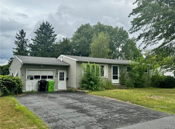 119 Ontario Place, Liverpool, NY 13088