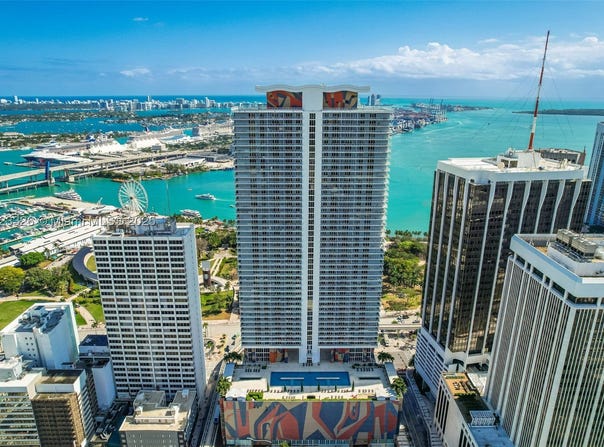 50 Biscayne Blvd, Miami, FL 33132