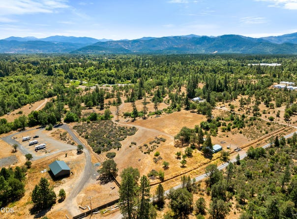 699 Pine Cone Drive, Cave Junction, OR 97523