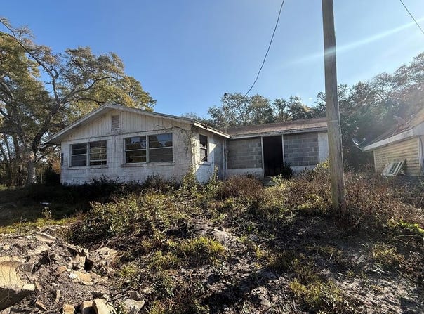 110 SE 10th St, Carrabelle, FL 32322
