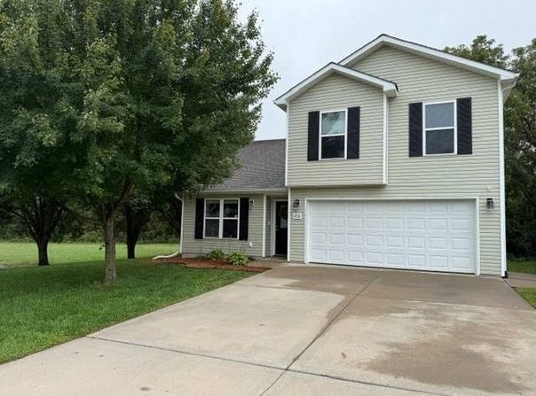 1712 Winding Creek Ln, Cameron, MO 64429