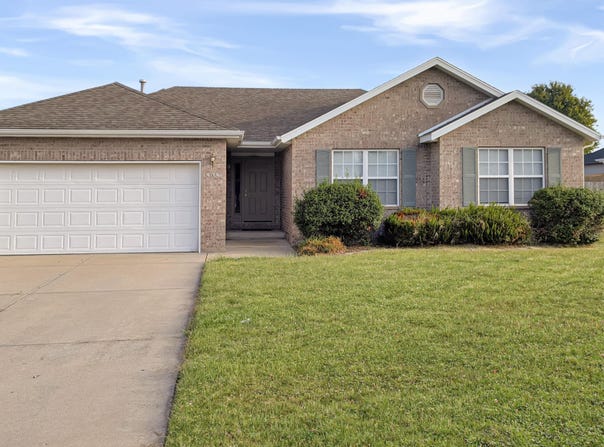 505 Silverleaf Lane, Willard, MO 65781