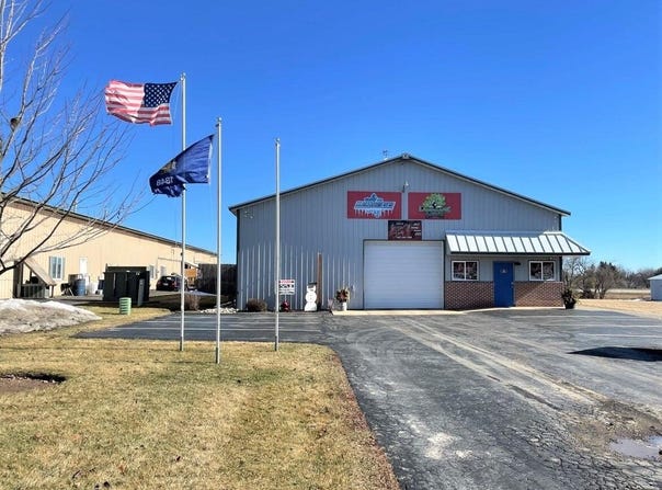 140 Elizabeth Ln, Genoa City, WI 53128