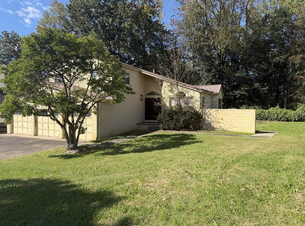 28 Cedar Drive, Hurricane, WV 25526