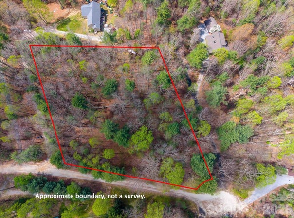 E Hilltop Drive, Saluda, NC 28773