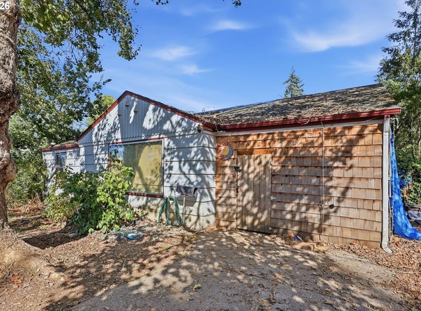 2145 ARTHUR St, Eugene, OR 97405