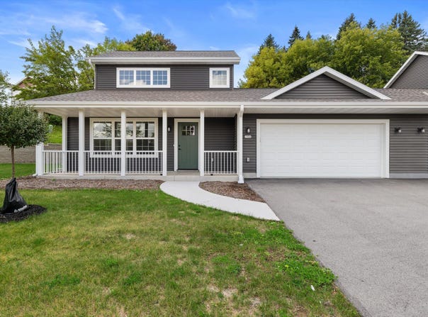 1904 River Dr, West Bend, WI 53090