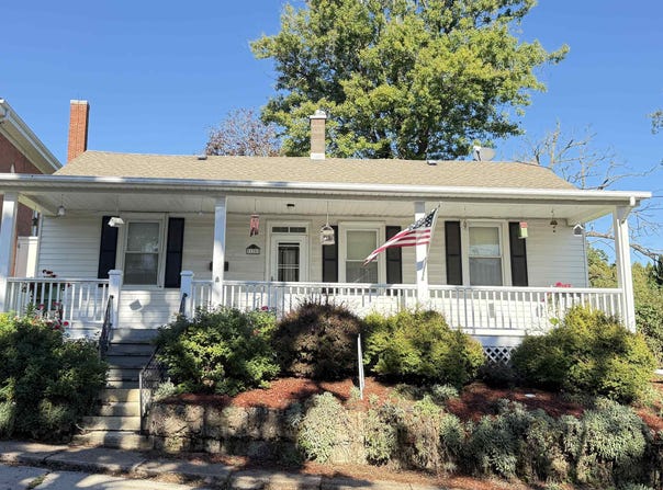 125 S High St, GALENA, IL 61036