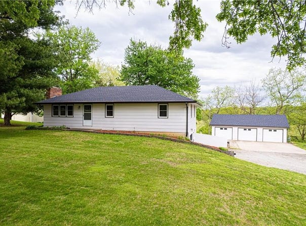 16929 State Route DD Highway, Savannah, MO 64485