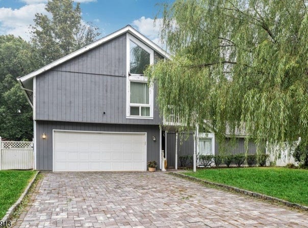 10 Clearwater Rd, Mount Olive Twp., NJ 07828-2646