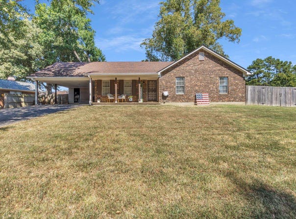 6986 E HEATHERHILL Dr E, Bartlett, TN 38135