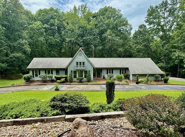 102 W Beaver Creek Road, Wadesboro, NC 28170