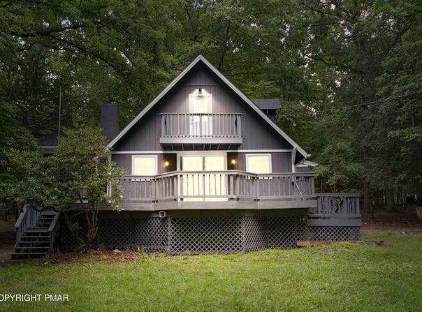 100 Outer Drive, Dingmans Ferry, PA 18328