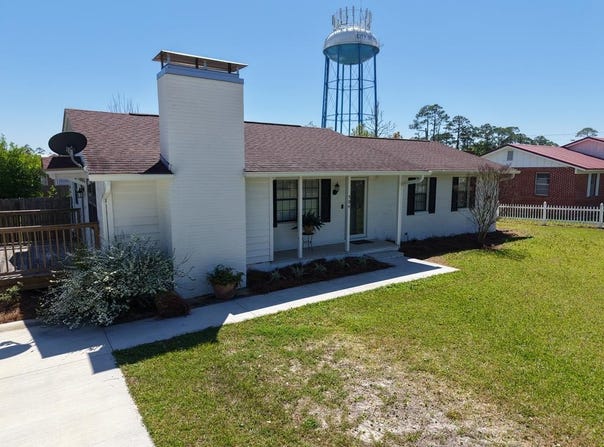 504 10th St, Port St. Joe, FL 32456