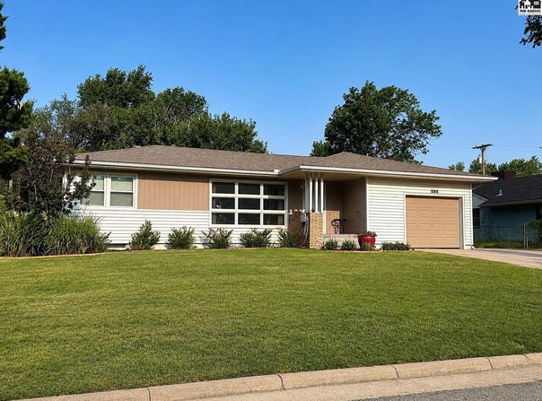 585 Belmont Rd, Pratt, KS 67124