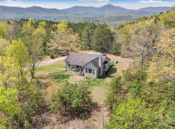 5580 Warring Ln, Roanoke, VA 24014