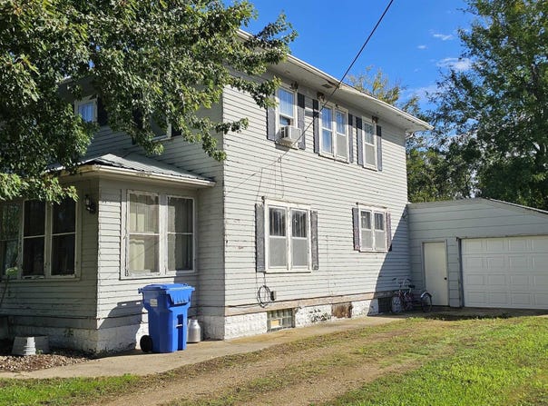 140 3rd St, Monroe, SD 57047