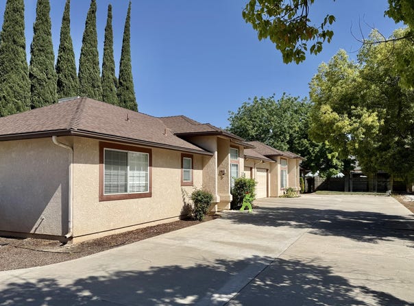 411 E Prospect Avenue, Exeter, CA 93221