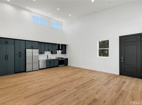 22920 Califa, Woodland Hills, CA 91367