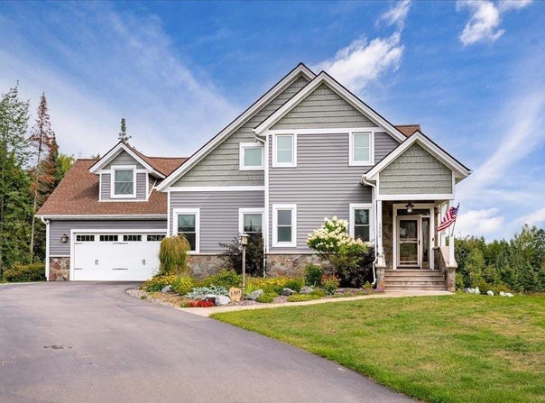 1305 Harbor Hills Dr, Two Harbors, MN 55616