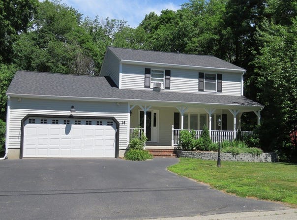 14 Willow St, Stoughton, MA 02072