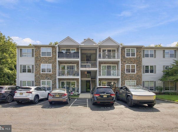43 MULBERRY Court, HAMILTON, NJ 08619