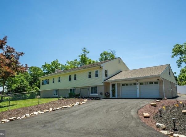 11 WILLIAMS Lane, YARDLEY, PA 19067