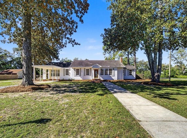 300 S Laurel Ave, Adel, GA 31620