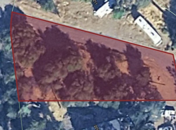 22195 Loop Drive, Redding, CA 96003