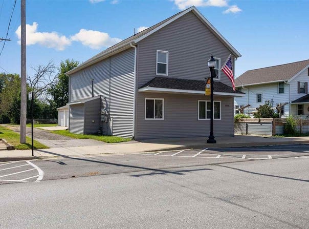 1550 Dows St., Ely, IA 52227-9808