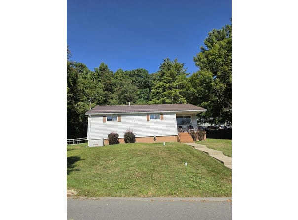 118 Nimitz Ave, BECKLEY, WV 25801