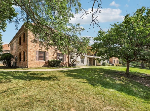 1760 BRISTOL Walk, Hoffman Estates, IL 60169