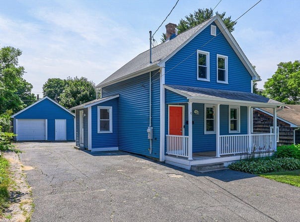 17 Temple St, Palmer, MA 01069