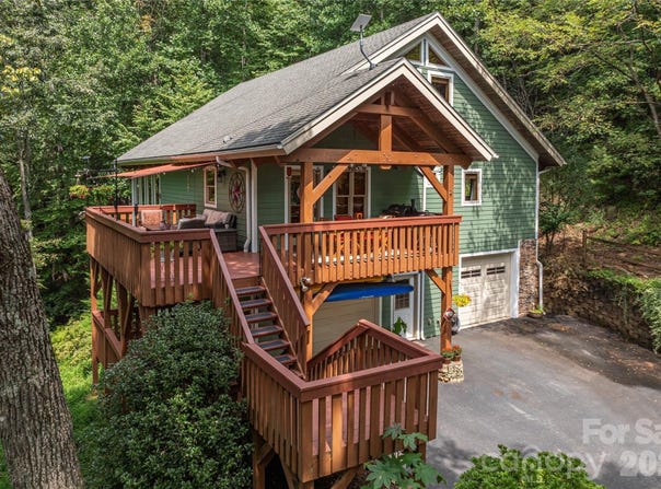 116 Ivy Road, Mills River, NC 28759